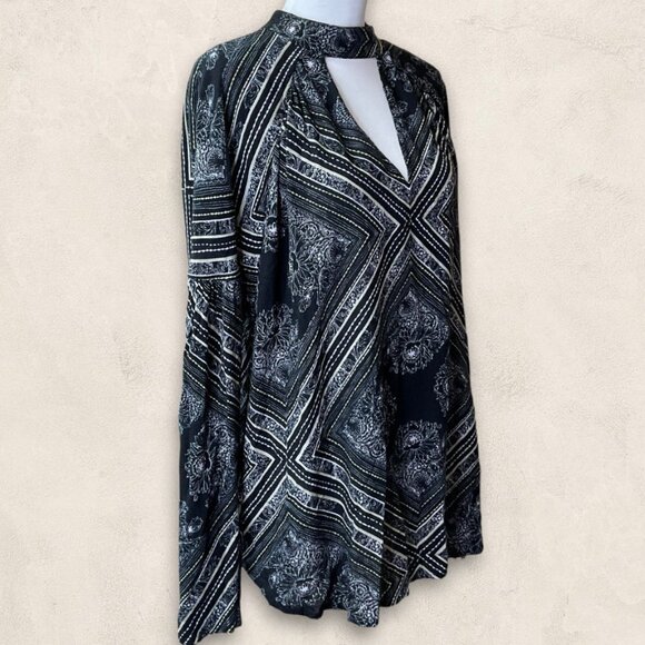 FREE People Walking On A Dream Keyhole Cut Out Oversize Tunic Top Size Small - Picture 4 of 8